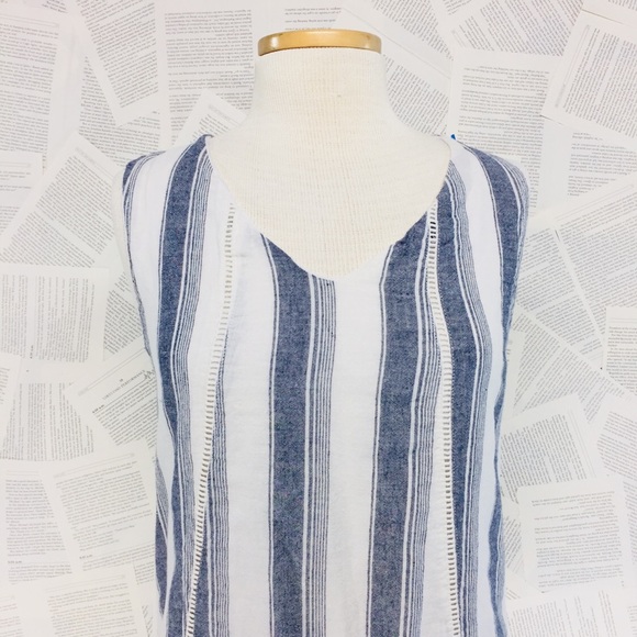 Paper Crane linen striped v-neck shift dress - Picture 2 of 7